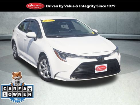 Used 2024 Toyota Corolla LE FWD image 1