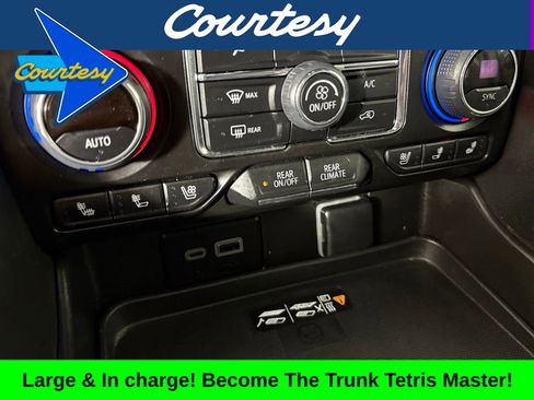 Used 2023 Chevrolet Suburban Premier image 31