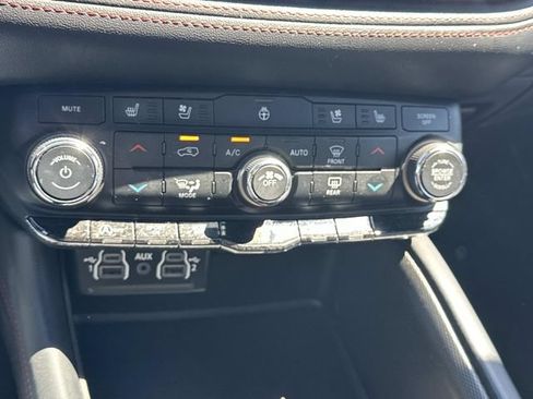 Used 2024 Dodge Durango GT AWD/4WD image 29