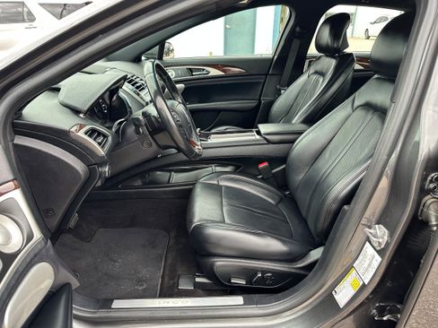 Used 2019 Lincoln MKZ Reserve w/ Luxury Package FWD image 11
