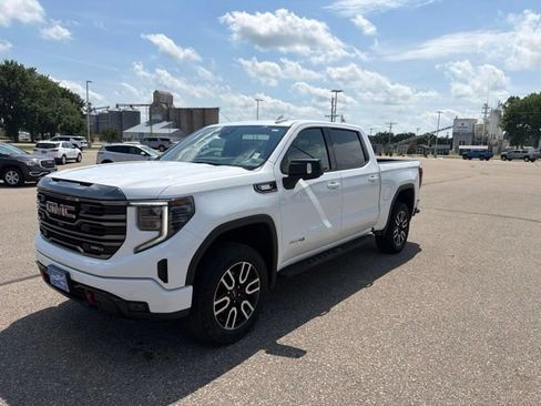 Used 2023 GMC Sierra 1500 AT4 w/ AT4 Premium Package AWD/4WD image 3