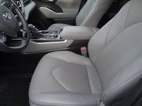 Certified 2020 Toyota Highlander Limited image 7