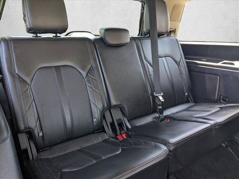 Used 2019 Ford Expedition Platinum RWD image 23