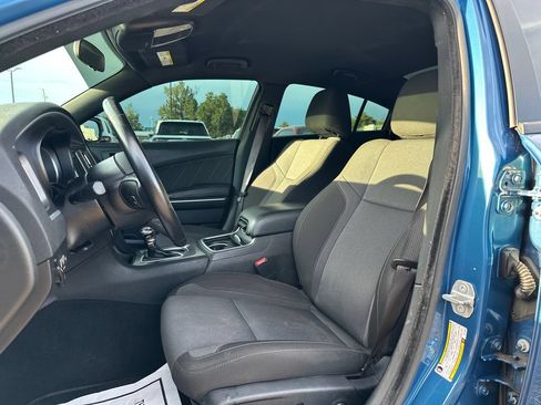 Used 2022 Dodge Charger SXT w/ Driver Convenience Group RWD image 10
