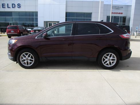 Used 2024 Ford Edge SEL w/ Convenience Package image 3