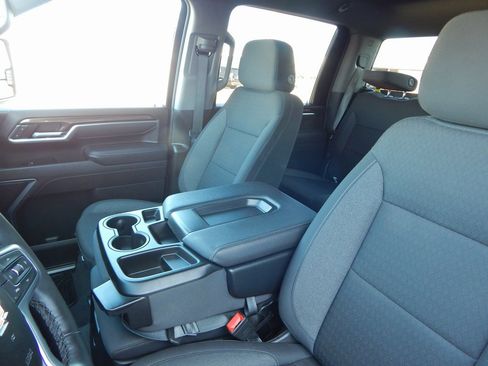 Used 2025 Chevrolet Silverado 2500 LT w/ Convenience Package image 19