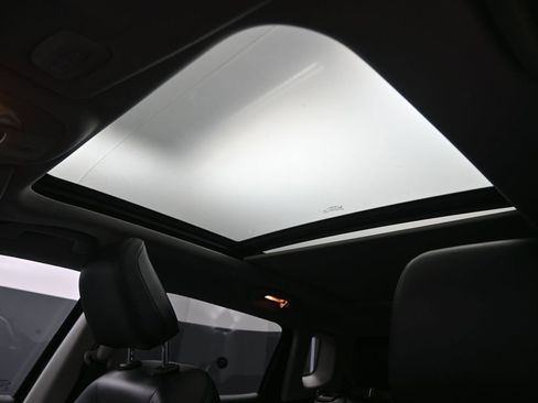 Used 2022 Jeep Compass Latitude w/ Sun and Sound Group image 2