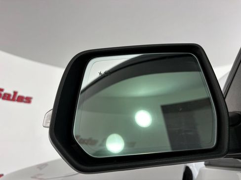 Used 2022 GMC Acadia AT4 w/ Preferred Package AWD/4WD image 21