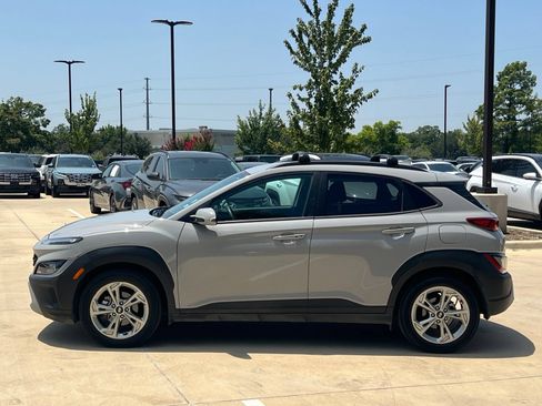 Used 2023 Hyundai Kona SEL FWD image 6