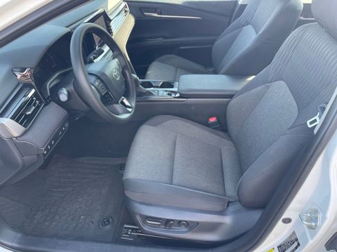 Used 2025 Toyota Camry LE w/ Convenience Package image 10