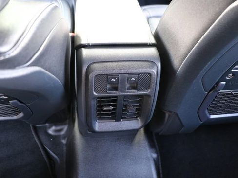Certified 2025 Ford Bronco Badlands AWD/4WD image 17
