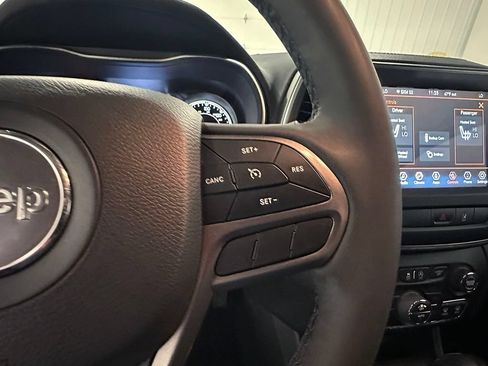 Used 2022 Jeep Cherokee Latitude Lux AWD/4WD image 37