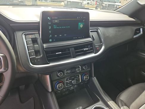 Used 2024 Chevrolet Tahoe Z71 w/ Luxury Package image 11