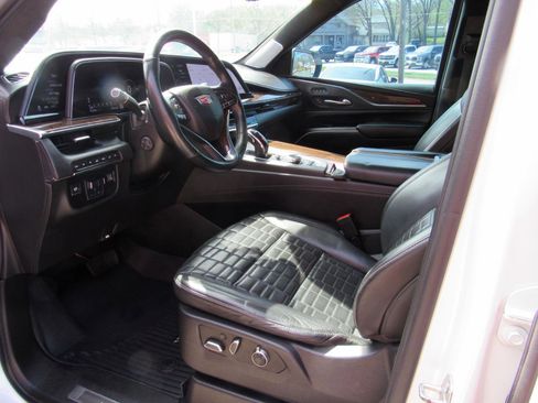 Used 2021 Cadillac Escalade ESV Sport Platinum w/ LPO, ONYX Package AWD/4WD image 14