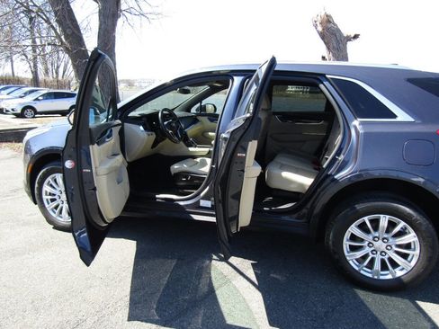 Used 2019 Cadillac XT5 AWD image 21