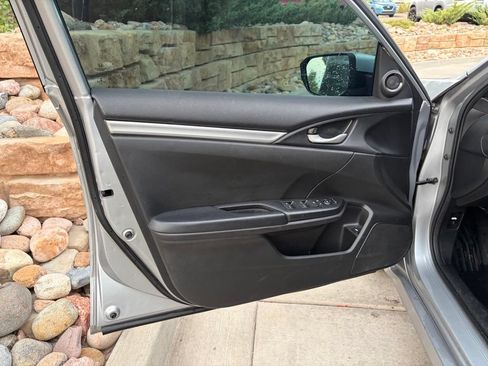 Used 2021 Honda Civic Sport image 9