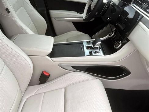 New 2025 Jaguar F-PACE R-Dynamic S image 8