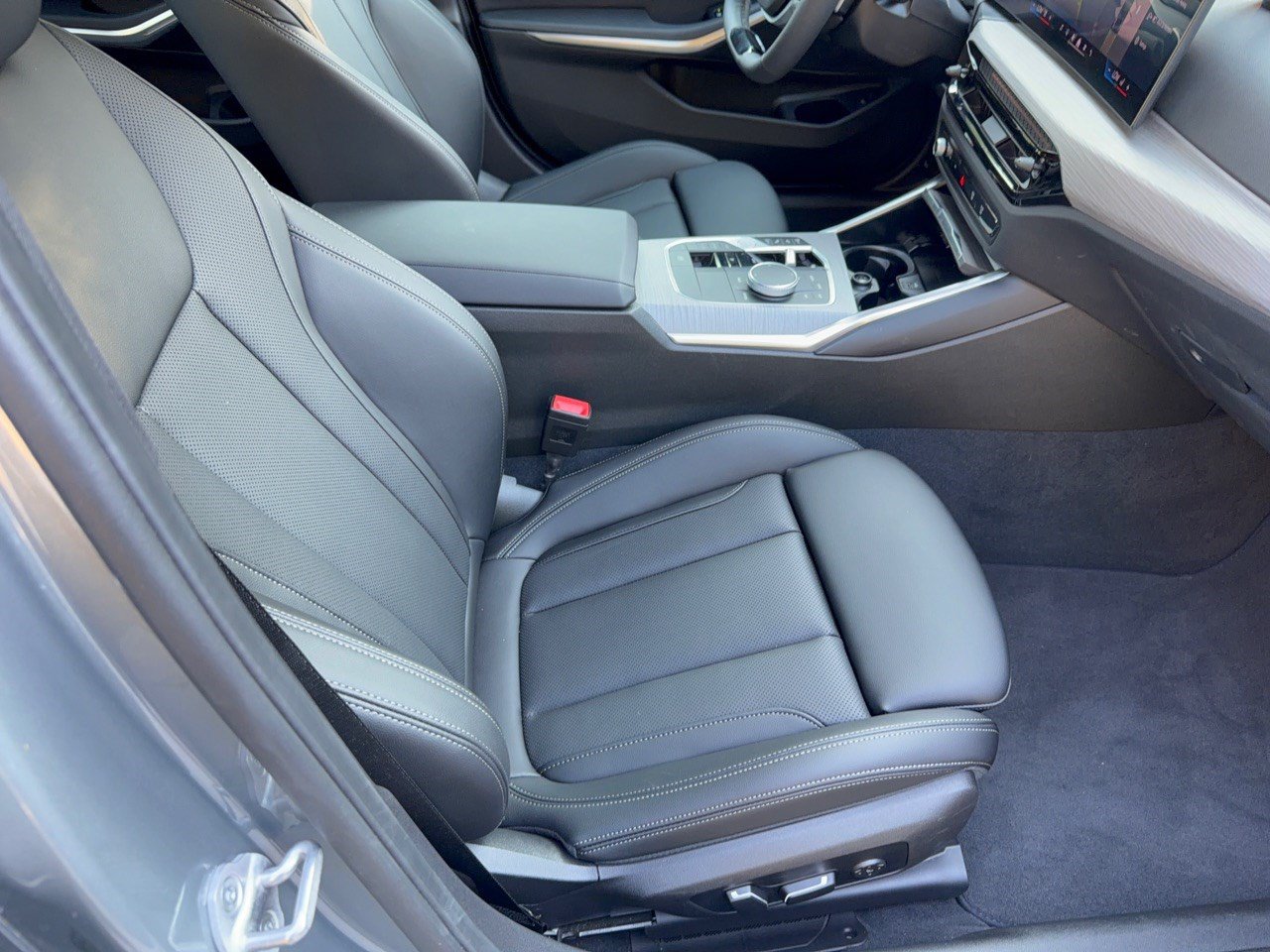 Certified 2026 BMW 330i Sedan RWD image 30