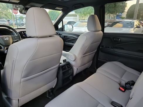 Certified 2023 Honda Passport EX-L image 10