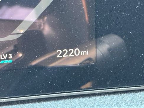 Used 2025 Kia EV6 Light w/ Light LR Technology Package image 17