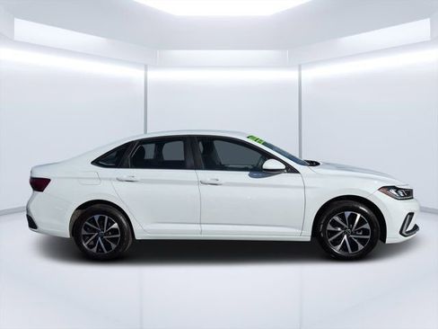 Used 2025 Volkswagen Jetta S FWD image 2