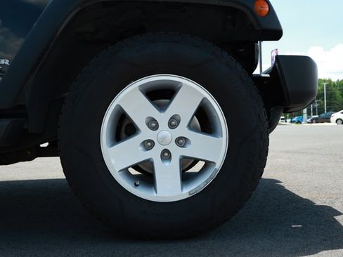 Used 2012 Jeep Wrangler Unlimited Sport AWD/4WD image 5