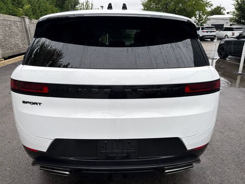 Used 2024 Land Rover Range Rover Sport SE AWD/4WD image 4