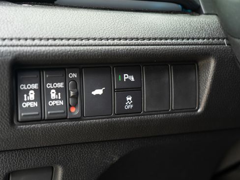 Used 2025 Honda Odyssey Elite image 39