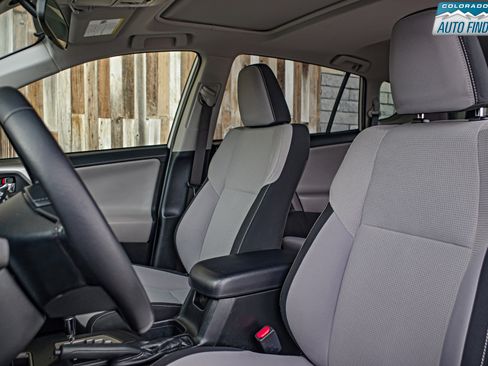 Used 2018 Toyota RAV4 XLE image 12