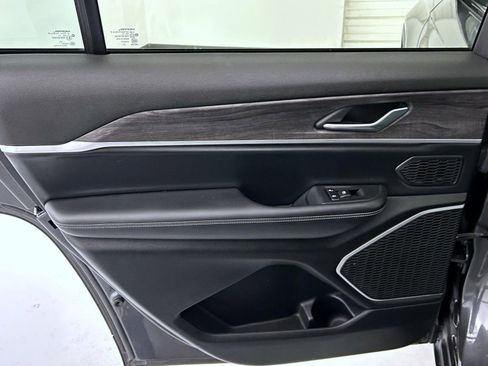 Certified 2021 Jeep Grand Cherokee L Limited image 22