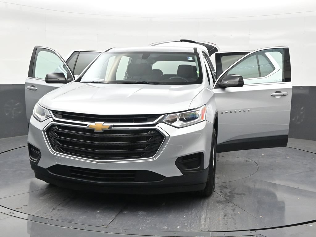 Used 2021 Chevrolet Traverse LS FWD image 32