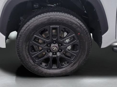 New 2026 Toyota Tundra Limited AWD/4WD image 10