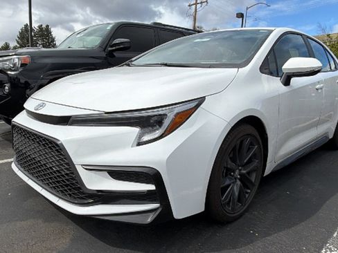 Used 2024 Toyota Corolla SE image 4