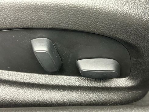 Used 2021 Chevrolet Camaro LT w/ Technology Package image 11