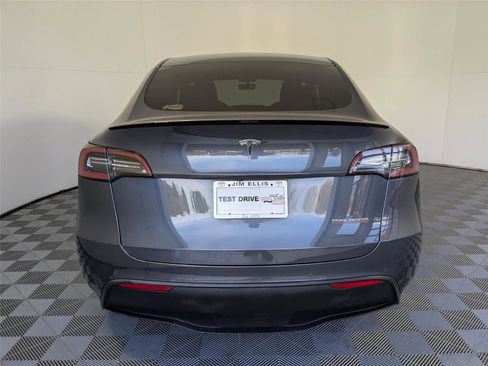 Used 2020 Tesla Model Y Long Range image 6