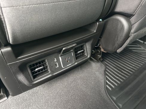 Used 2023 Chevrolet Silverado 1500 LT image 17