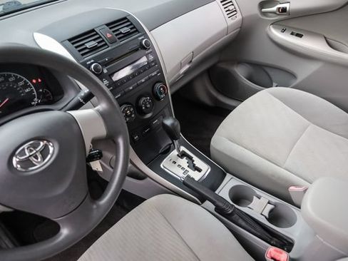 Used 2010 Toyota Corolla LE FWD image 40