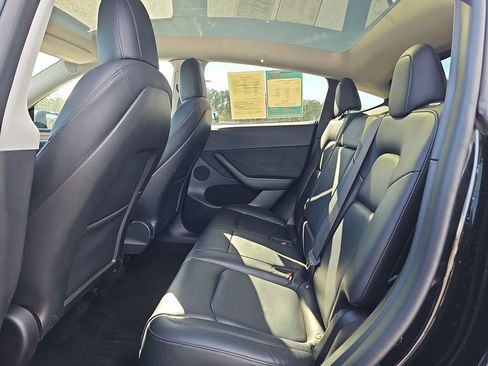 Used 2022 Tesla Model Y Performance image 19