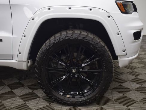 Used 2020 Jeep Grand Cherokee Altitude image 31