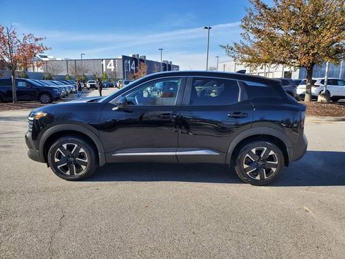 Certified 2025 Nissan Kicks SV image 7