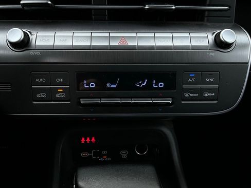 Used 2025 Hyundai Kona SEL image 27