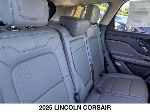 New 2025 Lincoln Corsair Reserve image 13