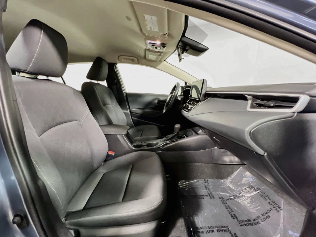 Used 2025 Toyota Corolla LE FWD image 28