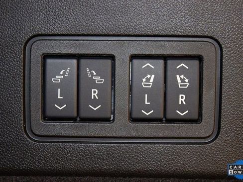 Certified 2025 Cadillac XT6 Premium Luxury image 16