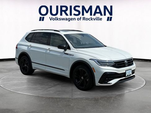 Used 2023 Volkswagen Tiguan SE R-Line FWD image 1