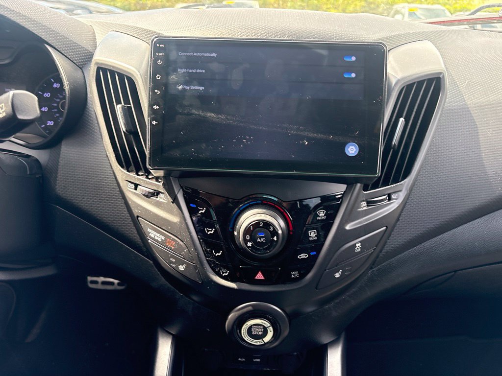 Used 2016 Hyundai Veloster Turbo FWD image 22