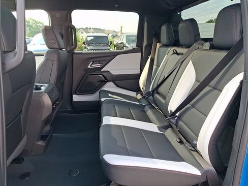 Used 2025 Chevrolet Silverado EV RST AWD/4WD image 20