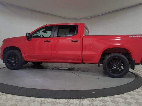 Used 2023 Chevrolet Silverado 1500 Custom image 5