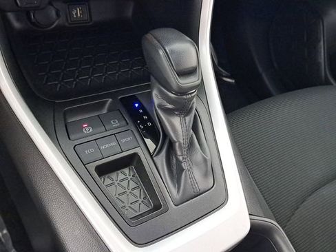 Used 2025 Toyota RAV4 LE image 31