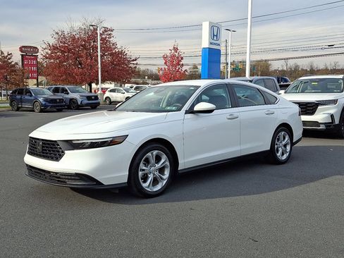 Certified 2023 Honda Accord LX image 3